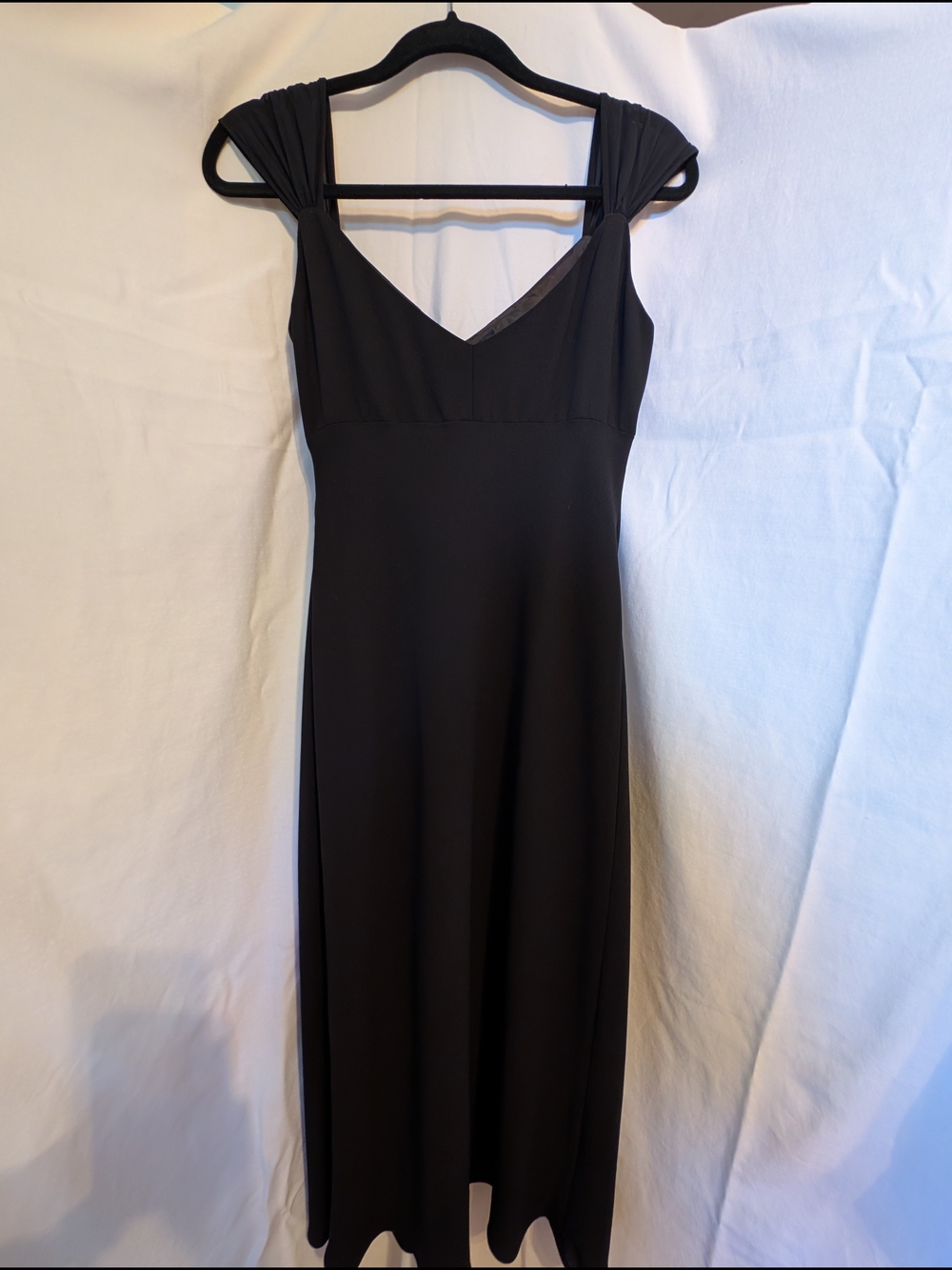 Jones Wear Classic Black V-Neck Women’s Dress